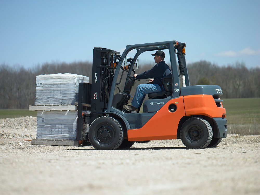 Mid IC Pneumatic Forklift